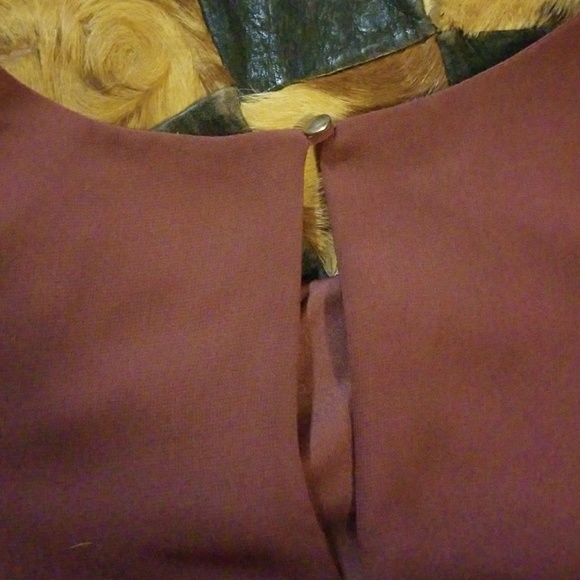 Short sleeve chiffon blouse-Burgundy - Picture 3 of 4